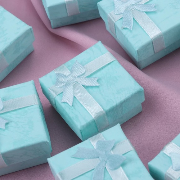 CZ Brilliant Heart Diamond Post Earring - White - Picture 6 of 6